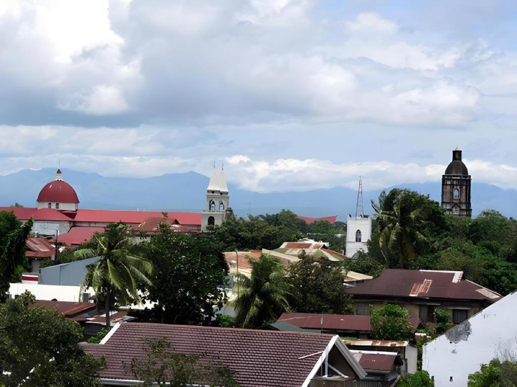 El Haciendero Private Hotel Iloilo City Kültér fotó