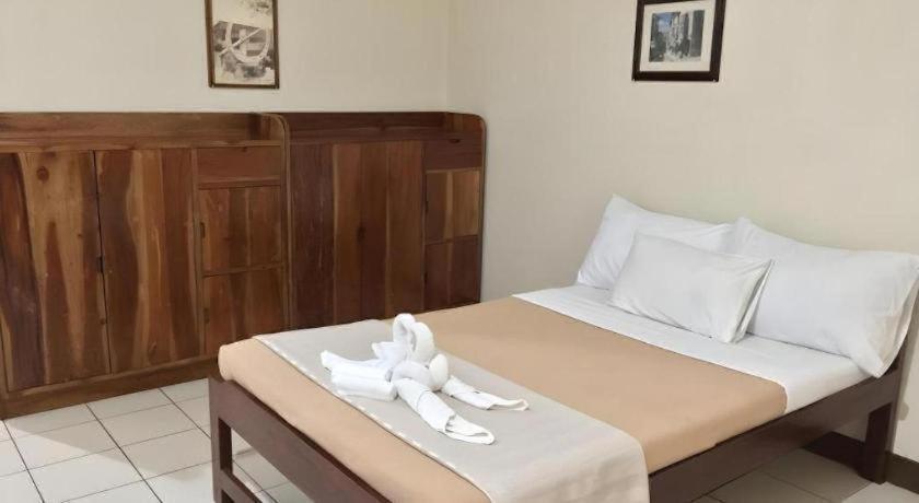 El Haciendero Private Hotel Iloilo City Kültér fotó