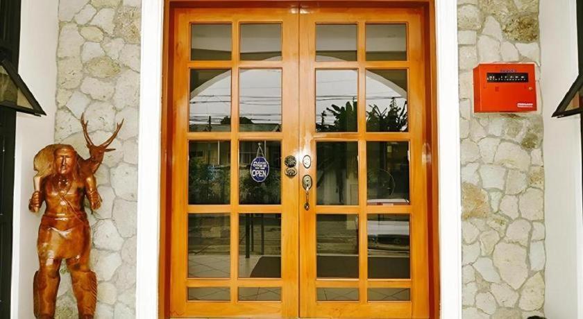 El Haciendero Private Hotel Iloilo City Kültér fotó