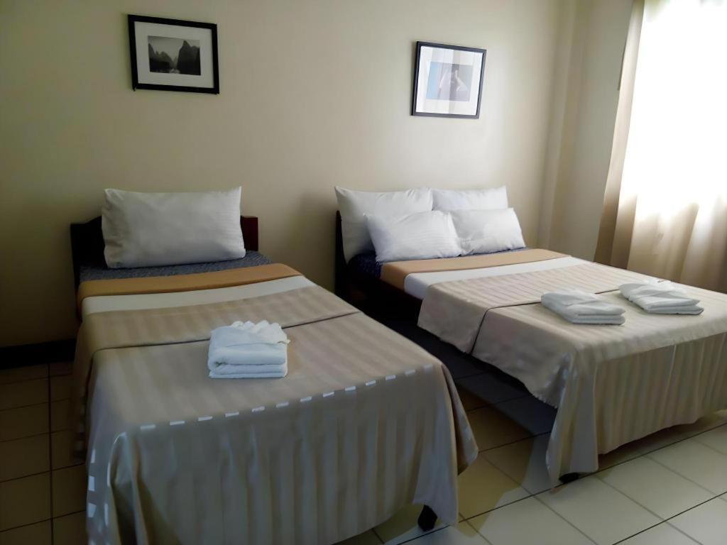 El Haciendero Private Hotel Iloilo City Kültér fotó