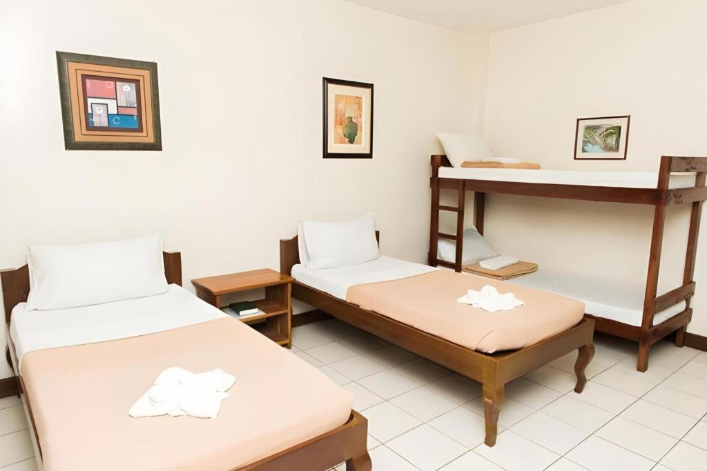 El Haciendero Private Hotel Iloilo City Kültér fotó