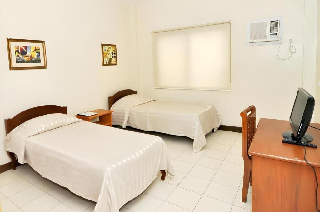 El Haciendero Private Hotel Iloilo City Kültér fotó
